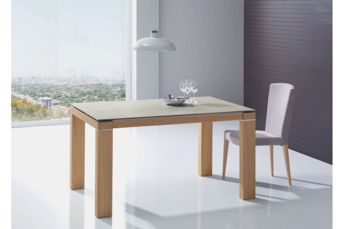 Mesa de comedor extensible tapa porcelánico y pata central metálica con diseño moderno modelo Armonia de Indesan