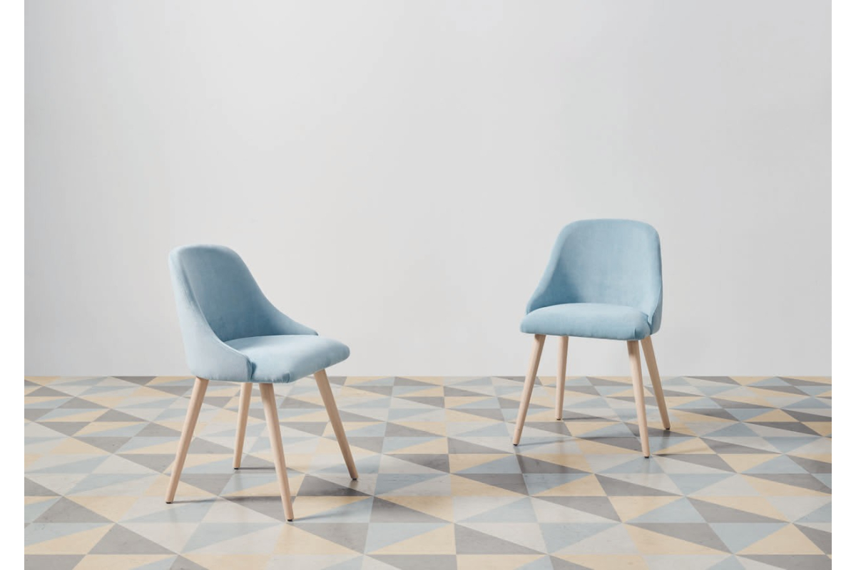 silla tapizada moderna de comedor modelo Luisa de Funcional Mobiliario Altair