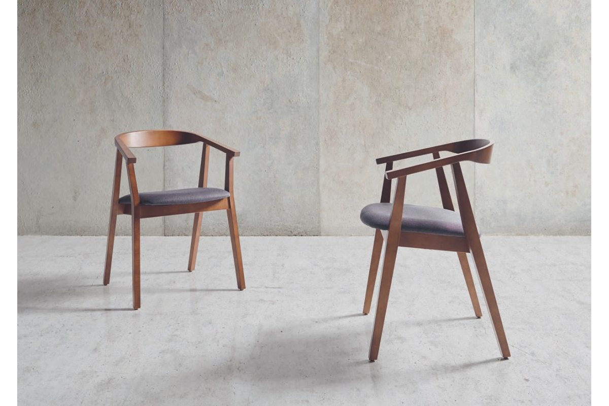 Sillón tapizado clásico de comedor modelo Iker de Funcional Mobiliario Altair