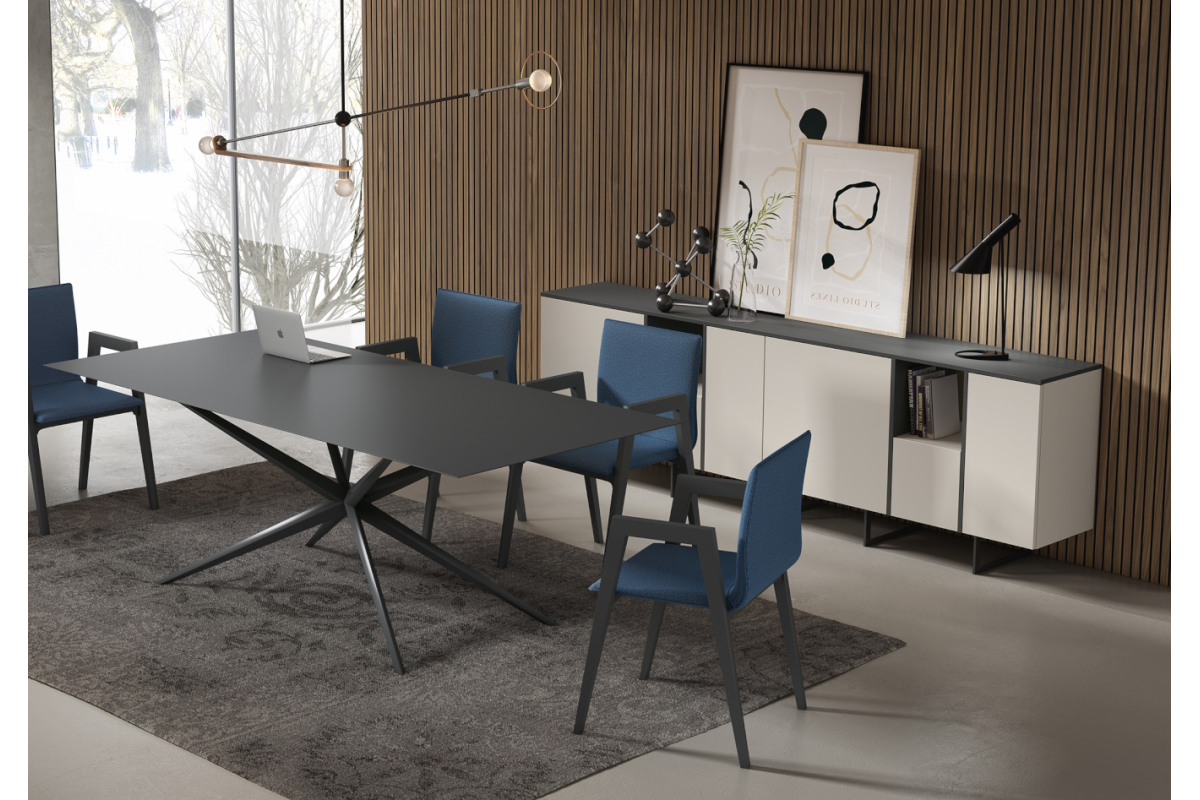 Mueble aparador moderno con mesa y sillones de salón de Bocubi Mobiliario colección Ilusion Brave 01