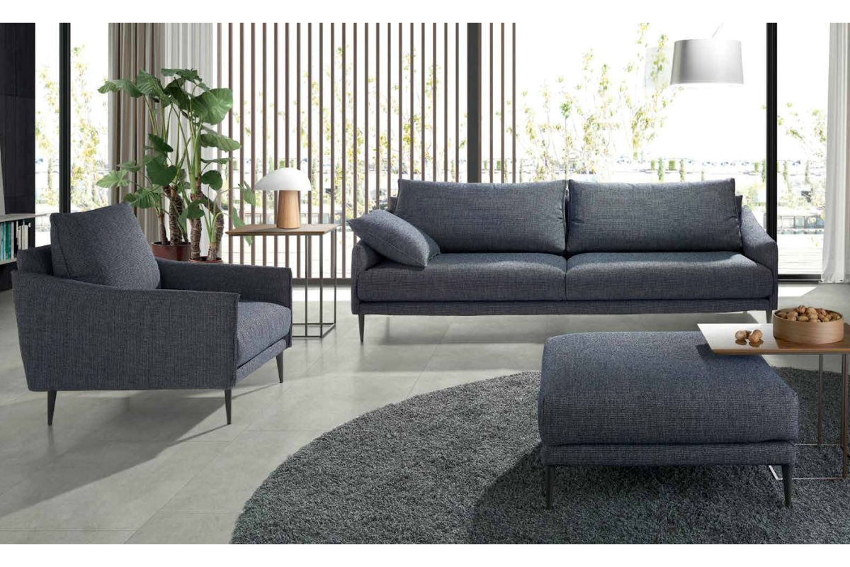 Sofá moderno con asientos fijos con pata alta modelo Paris de Eneas by Xirivella
