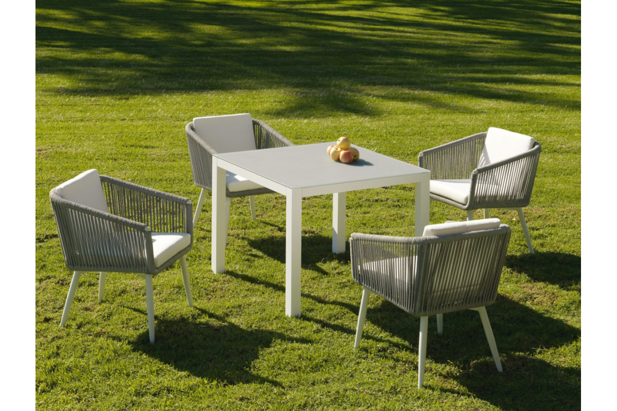 Conjunto de mesa y 4 sillas modelo siena para exterior