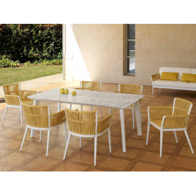 Conjunto de mesa modelo Arena 237 y 6 sillas modelo Arena 236 de terraza o jardín de Arkimueble