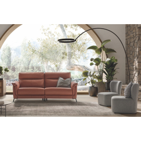 Sofá moderno modelo Vega con asientos relax eléctricos con diseño elegante de Pedro Ortiz