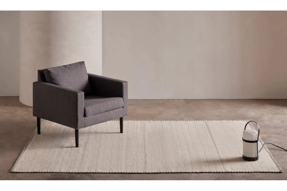 Alfombra hecha a mano modelo Grezzo Beige de la firma Kuatro Carpets