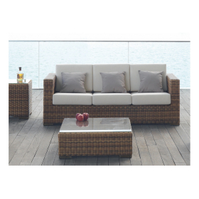 Sofá de tres plazas de jardín modelo Dakar 142 de la firma Arkimueble