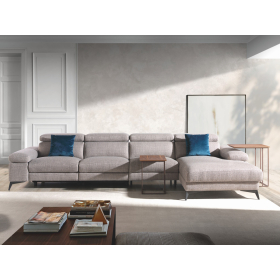 Sofá moderno con chaiselongue modelo Antares con asientos de relax eléctricos de Afos Sofás