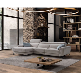 Sofá chasielongue con diseño moderno modelo Teruel con asientos de relax eléctricos de Pedro Ortiz