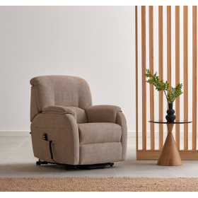 Sillón clásico de relax apertura manual o eléctrica modelo Gravity de Reyes Ordoñez