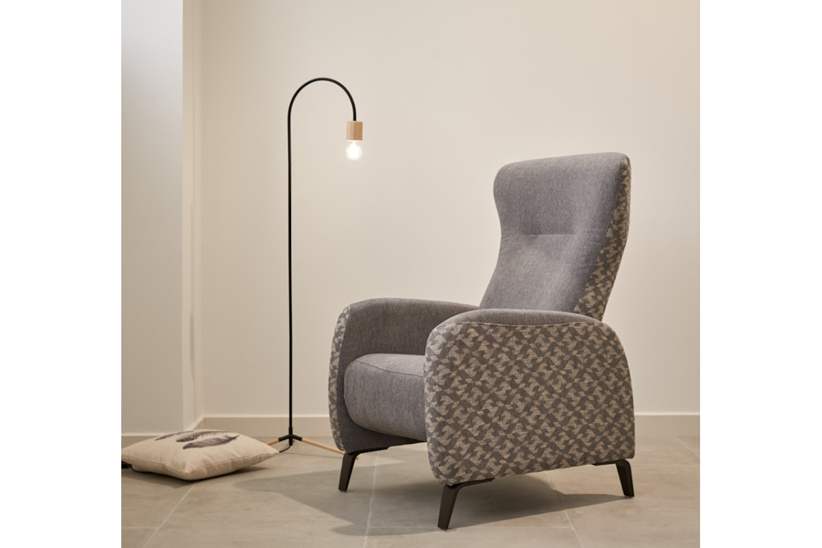Sillón moderno de relax apertura manual o eléctrico modelo Menta con diseño minimalista de Reyes Ordoñez