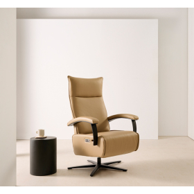 Sillón moderno de relax apertura eléctrica modelo Selfie con diseño minimalista de Reyes Ordoñez