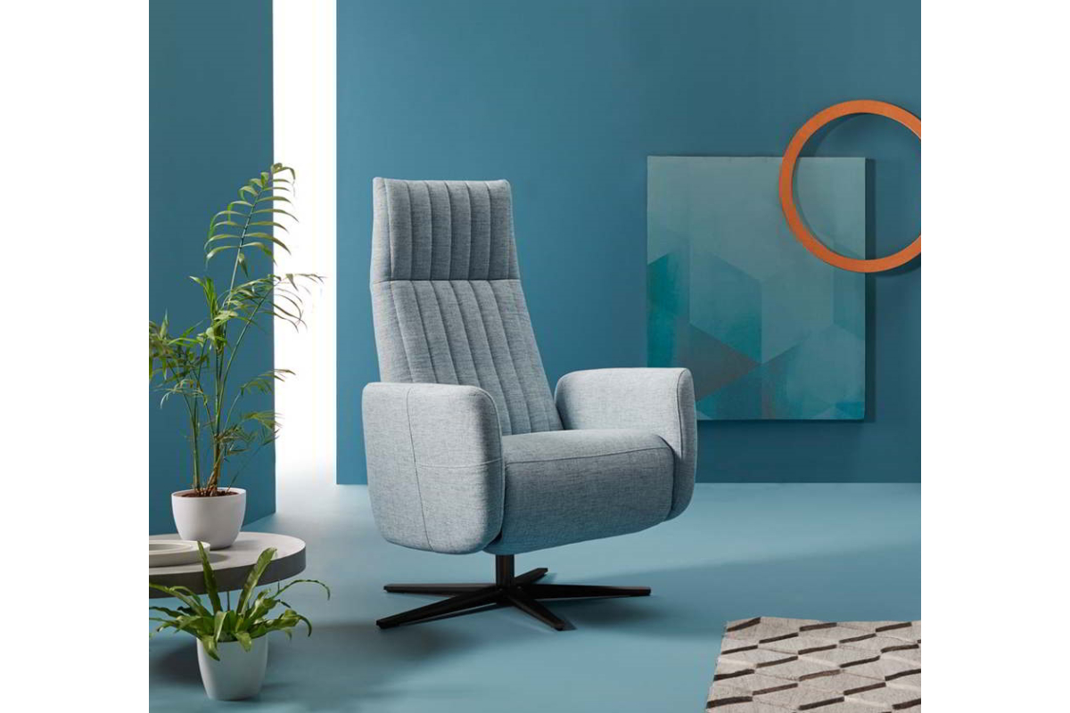 Sillón moderno de relax apertura manual o eléctrica modelo Tempo con diseño minimalista de Reyes Ordoñez