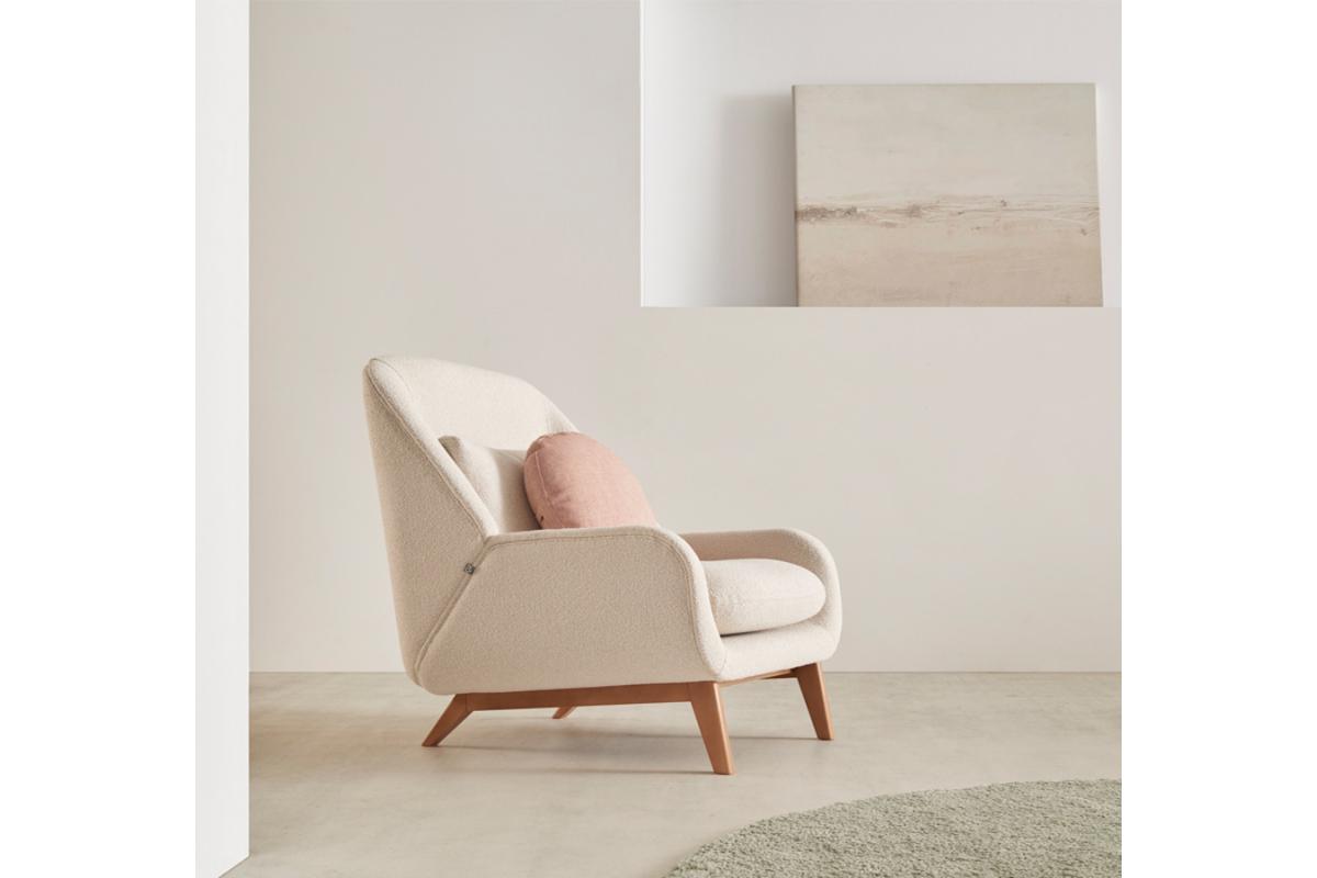 Sillón butaca con diseño moderno modelo Lotus de Reyes Ordoñez