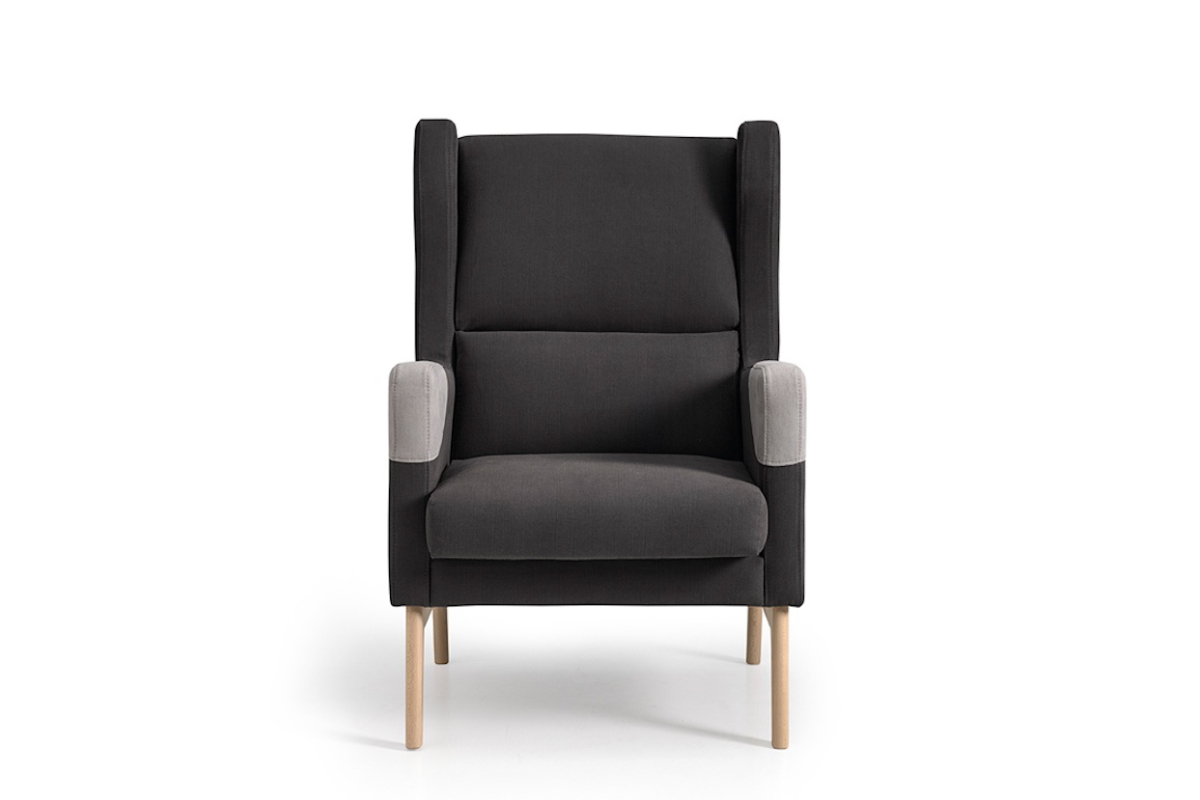 Sillón butaca Orejero clásico modelo Norik de Reyes Ordoñez