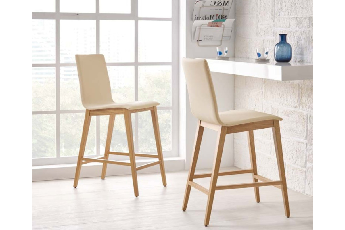 Taburete de cocina tapizado con diseño moderno modelo Sada de Velasco