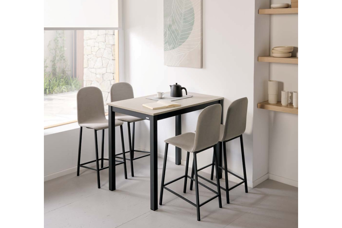 Taburete de cocina tapizado con diseño moderno modelo Sira de Velasco
