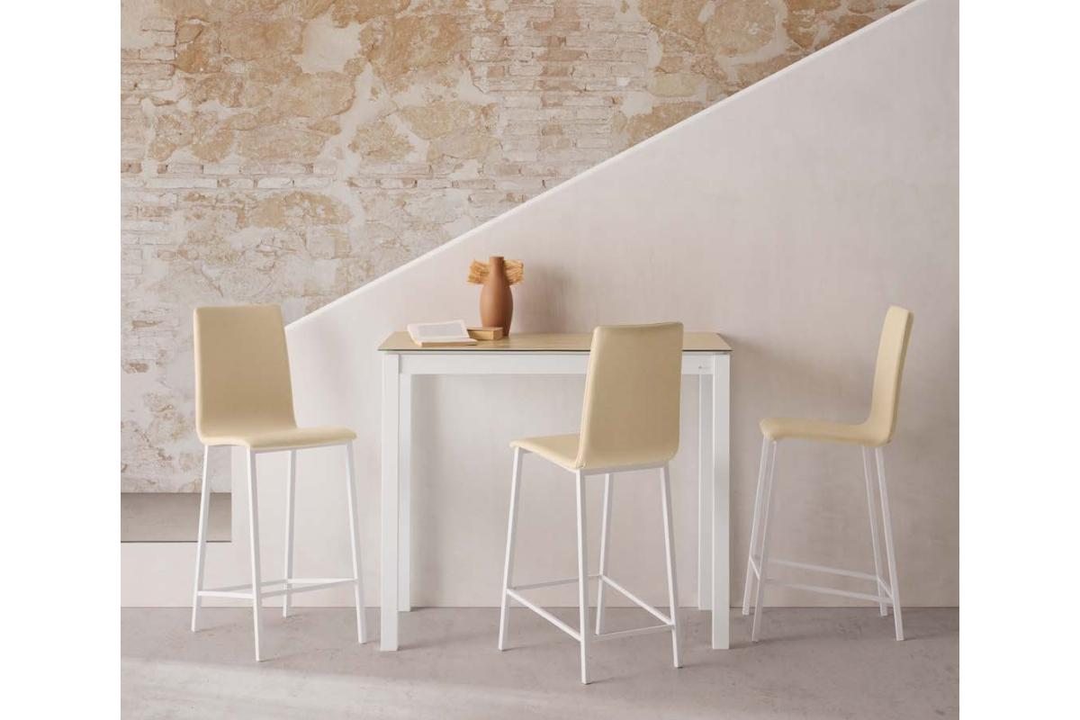 Taburete de cocina tapizado con diseño moderno modelo Tania de Velasco