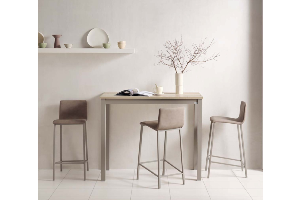 Taburete de cocina tapizado con diseño moderno modelo Zeus de Velasco