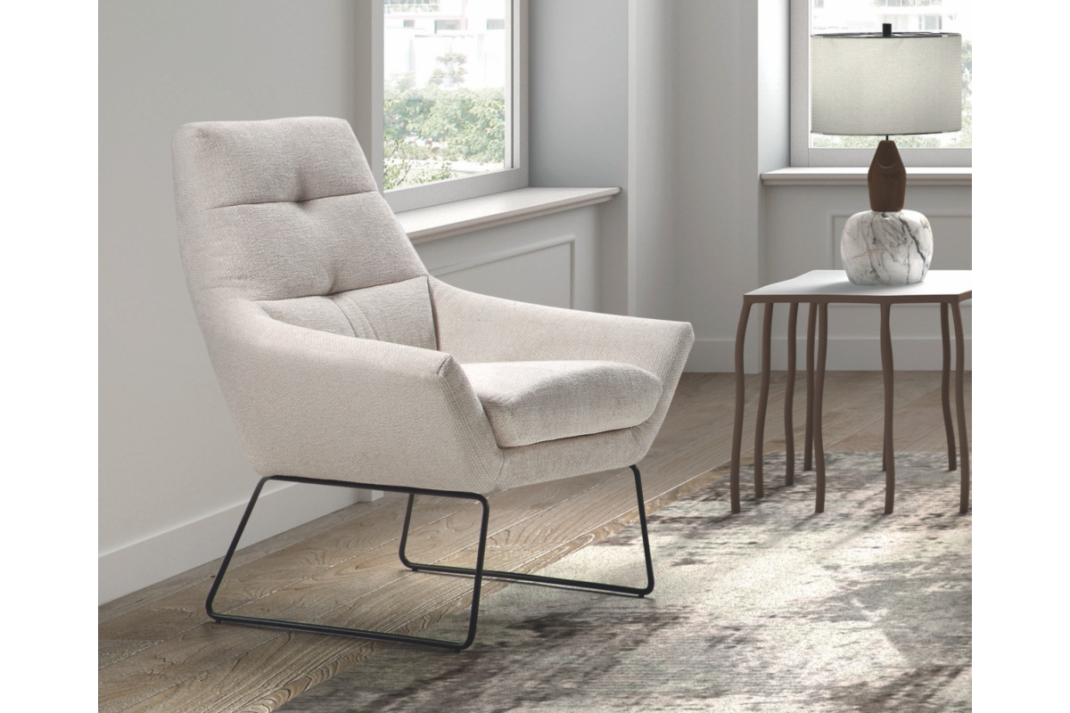 Sillón butaca con diseño moderno modelo Sira de Pedro Ortiz