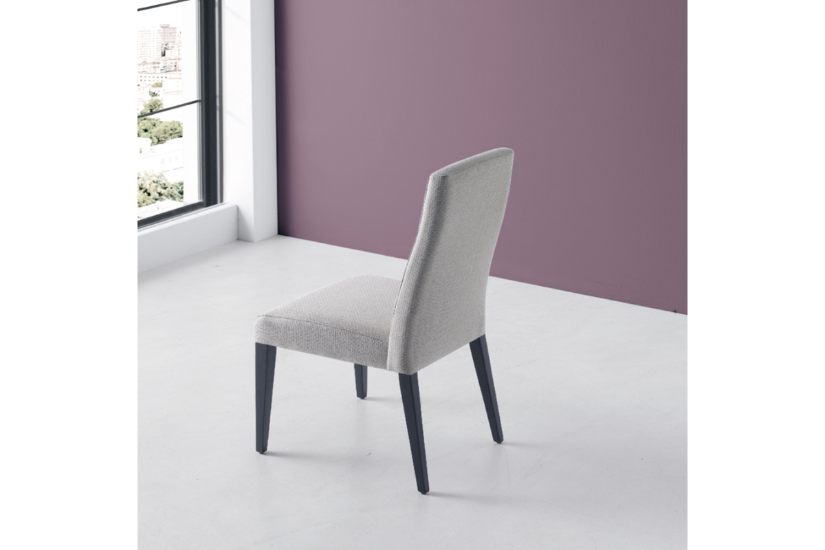 Silla de comedor con diseño moderno modelo Katia de Modesto Navarro