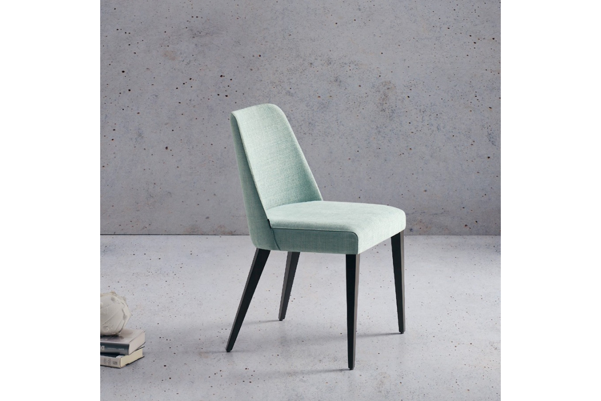 Silla de comedor con diseño moderno modelo Magic de Modesto Navarro