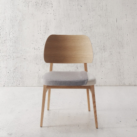 Silla de comedor con diseño moderno modelo René de Modesto Navarro