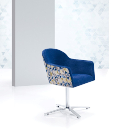 Sillón giratorio de comedor con diseño moderno modelo Zess de Modesto Navarro