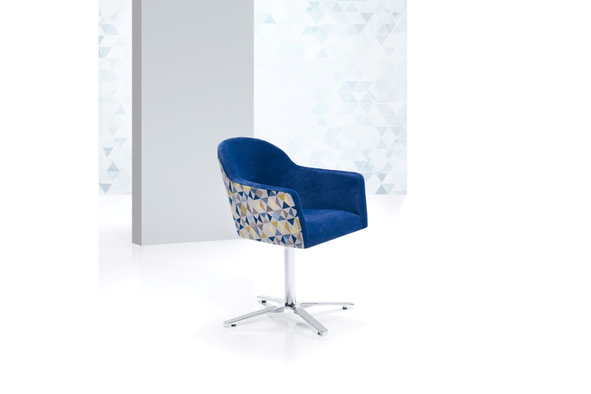 Sillón giratorio de comedor con diseño moderno modelo Zess de Modesto Navarro