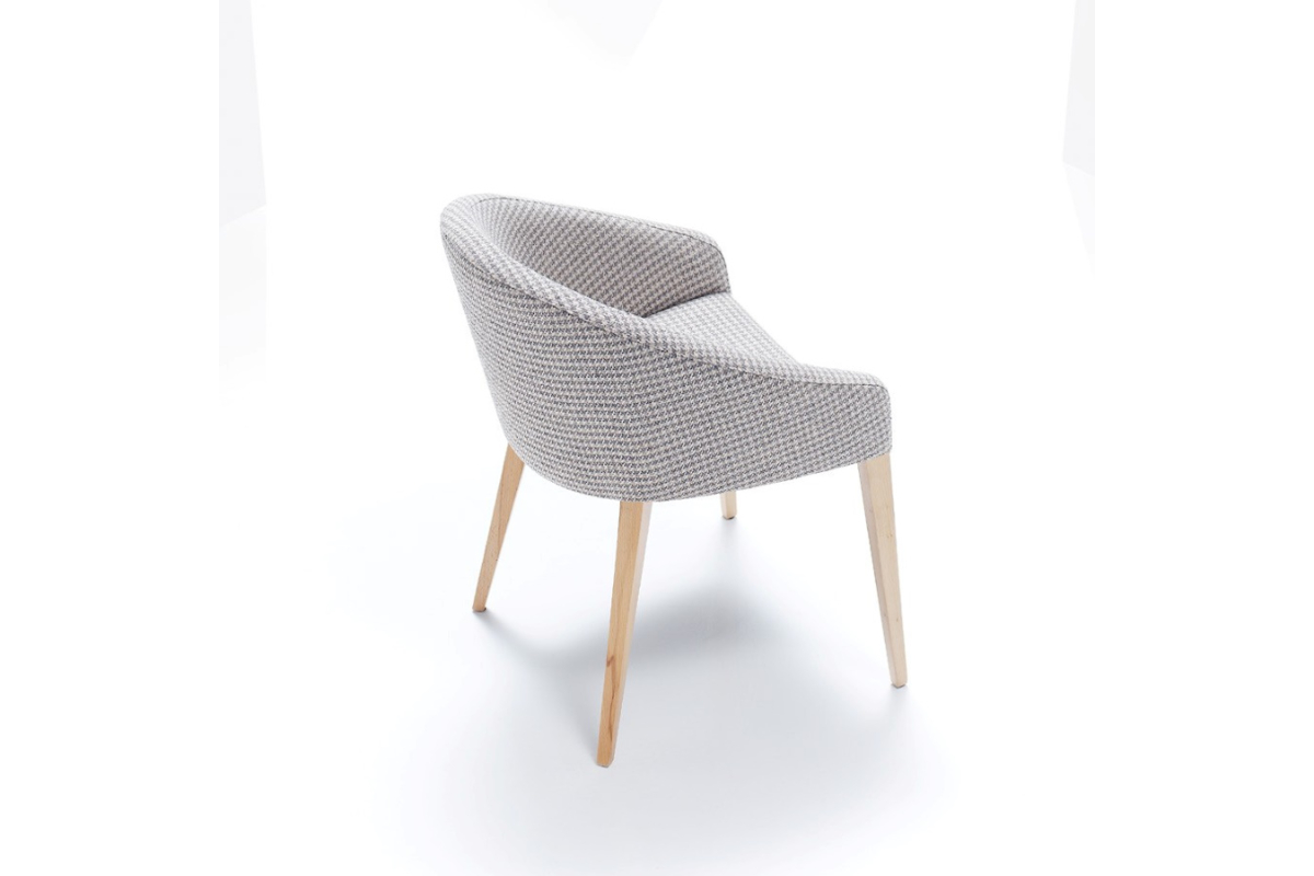 Sillón comedor con diseño moderno modelo Gaudí de Modesto Navarro
