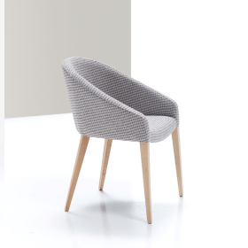 Sillón comedor con diseño moderno modelo Gaudí de Modesto Navarro