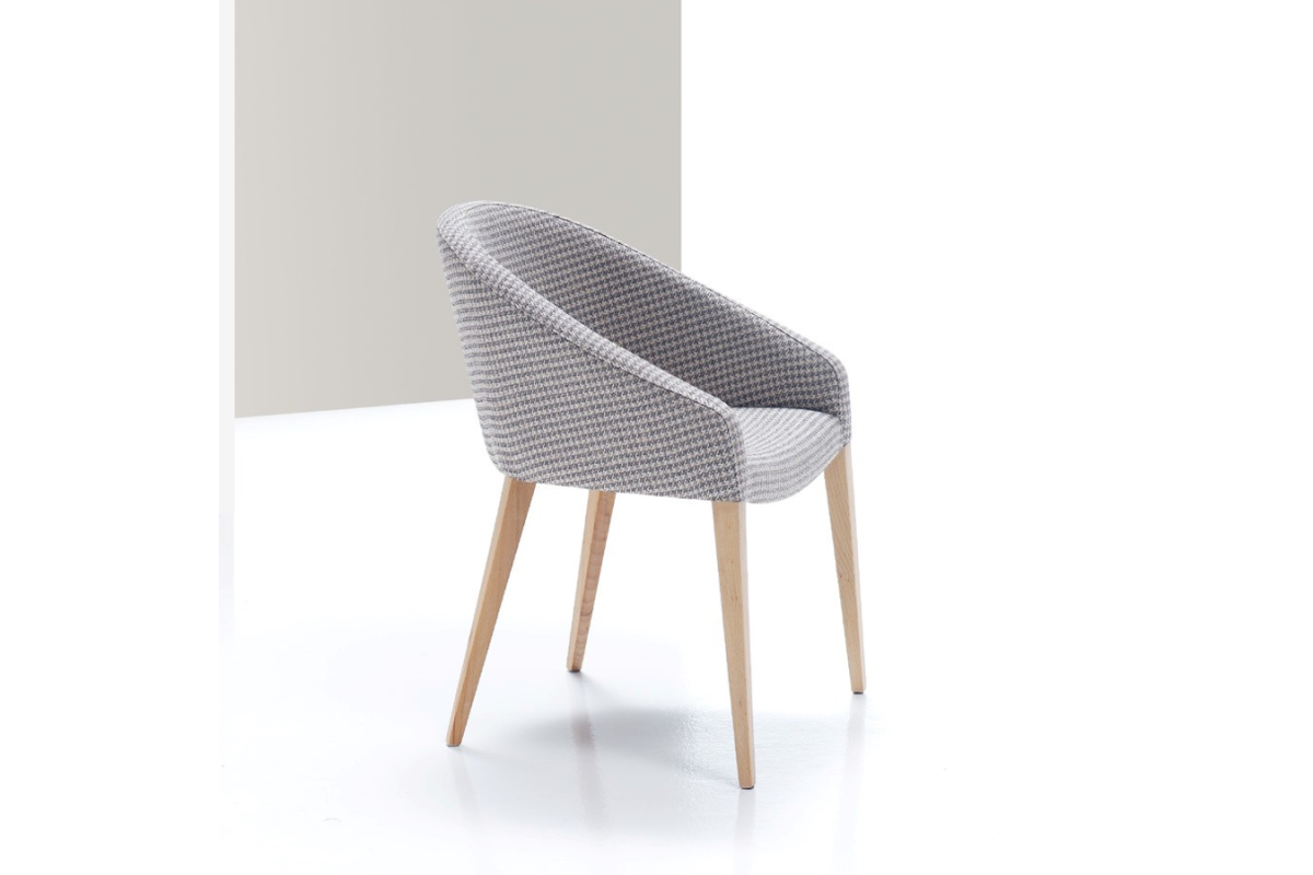 Sillón comedor con diseño moderno modelo Gaudí de Modesto Navarro