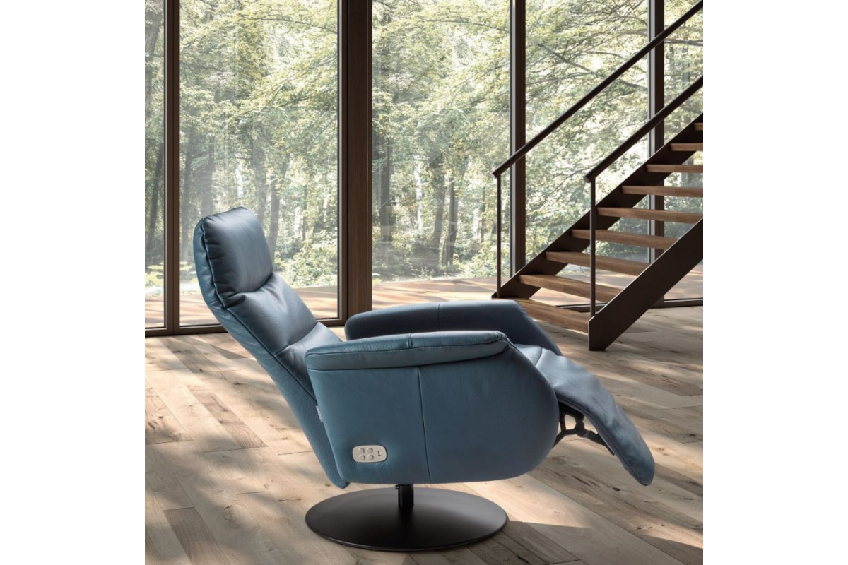 Sillón moderno de relax apertura eléctrica o manual modelo Kent con diseño elegante de Pedro Ortiz