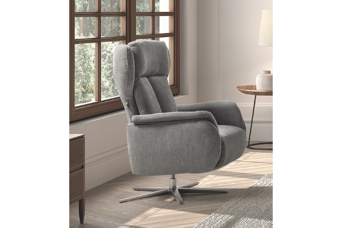 Sillón giratorio orejero de relax con diseño moderno modelo Kira apertura manual o eléctrica de Pedro Ortiz