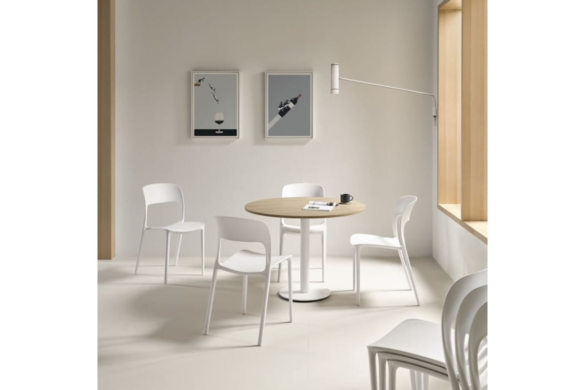 Silla de cocina apilable de polipropileno diseño moderno modelo Roma de Velasco