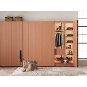 Armario de puertas plegables con diseño moderno de Lagrama adapta 11