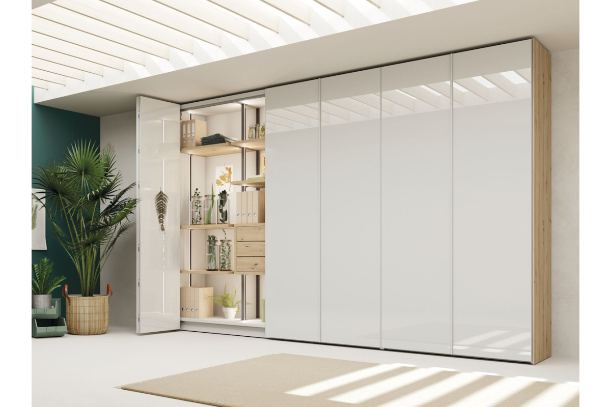 Armario de puertas plegables con diseño moderno de Lagrama adapta 10