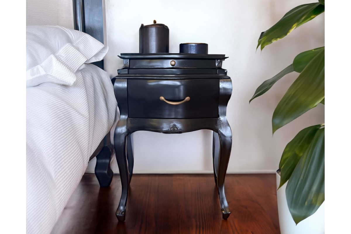 Mesita negra con estilo vintage modelo Vintage de Moycor