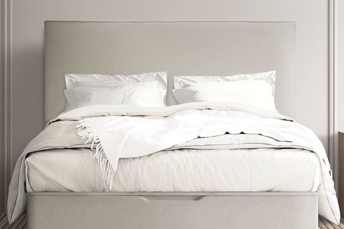 Cama tapizada moderna con cabezal modelo Imola de La Premier
