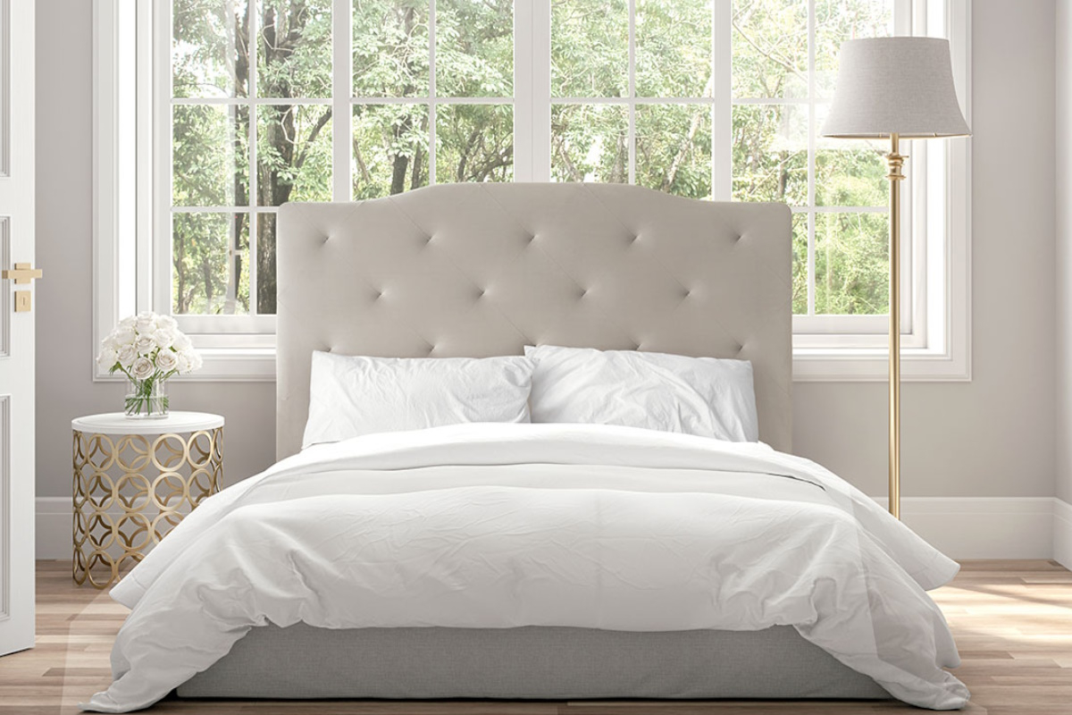 Cama tapizada moderna con canapé modelo Grecia de La Premier