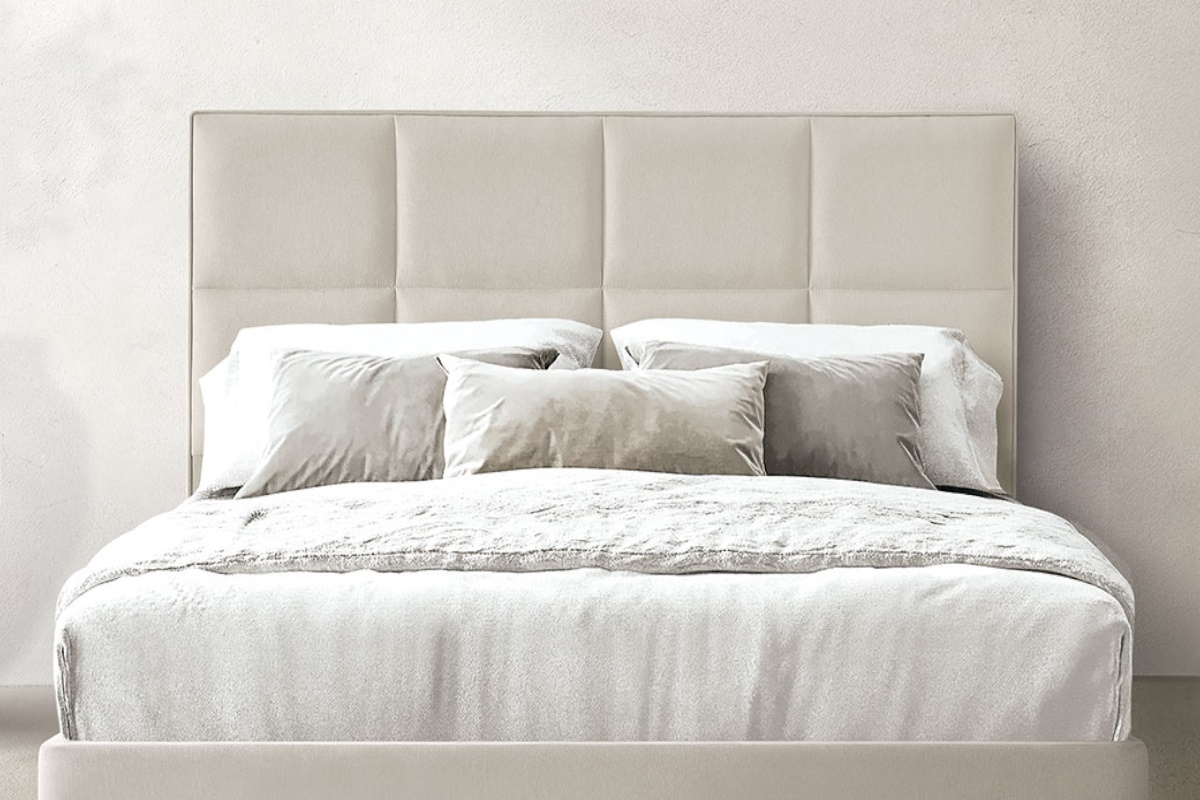 Cama tapizada moderna con canapé modelo Malta de La Premier