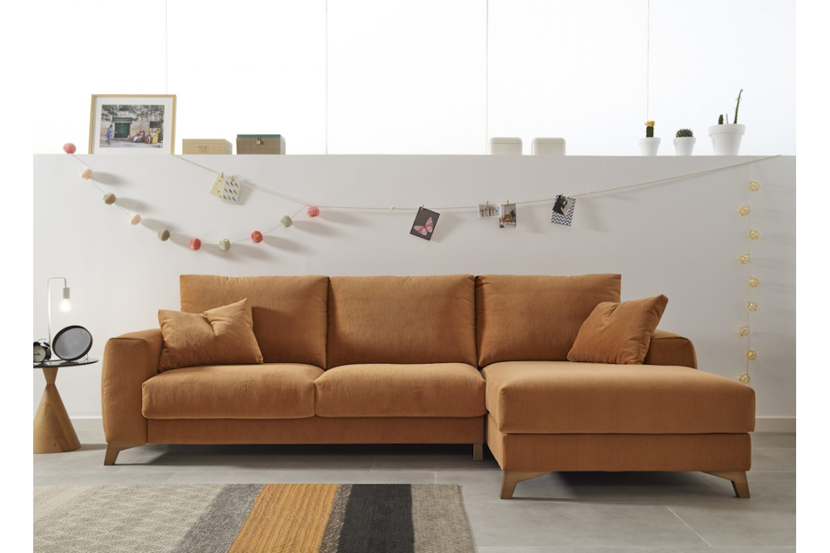 Sofá cama con chaiselongue moderno modelo Wanda apertura italiana de Reyes Ordoñez